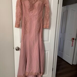 Elegant Long Sleeve Lace Dress in Pink
